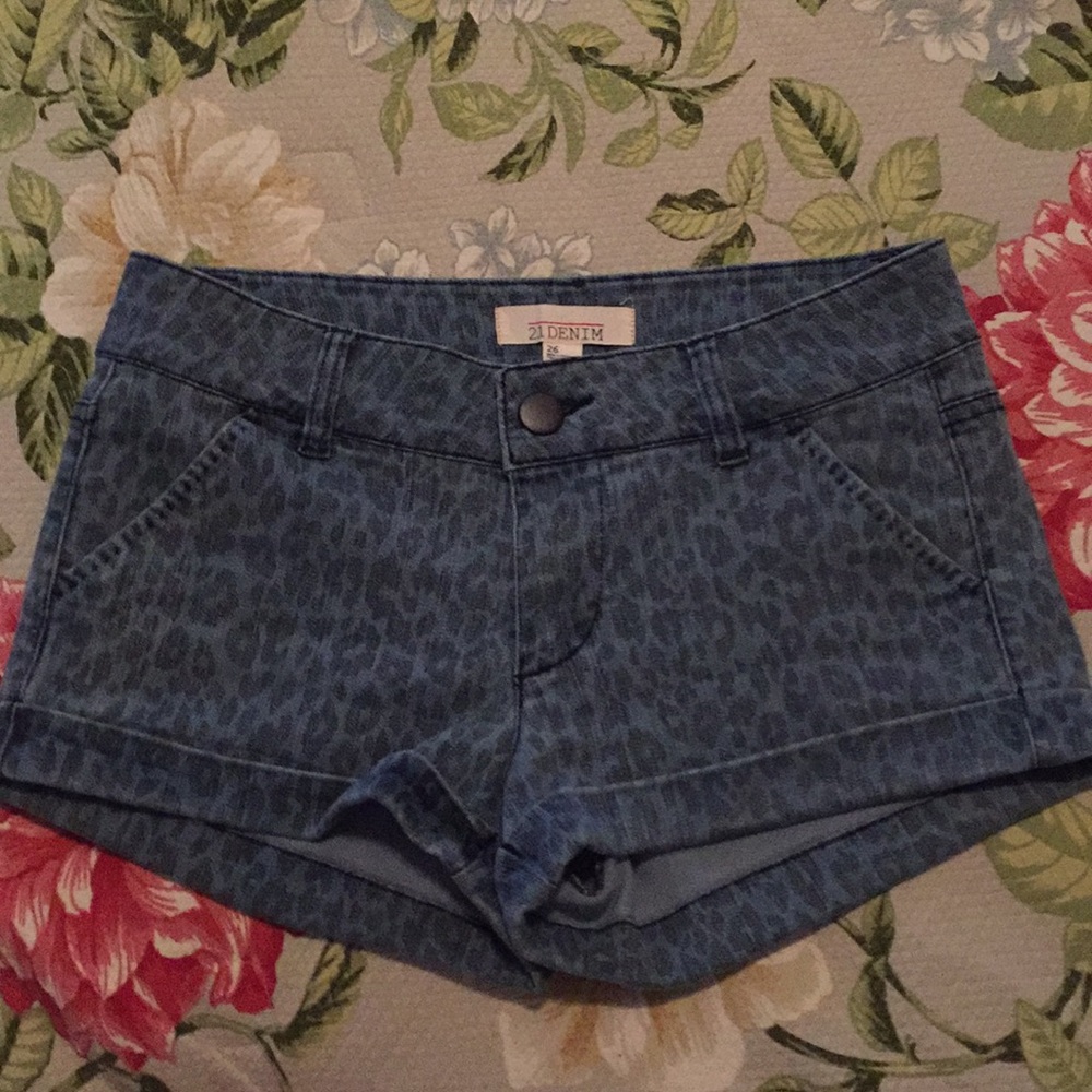 Animal print 21 denim.
